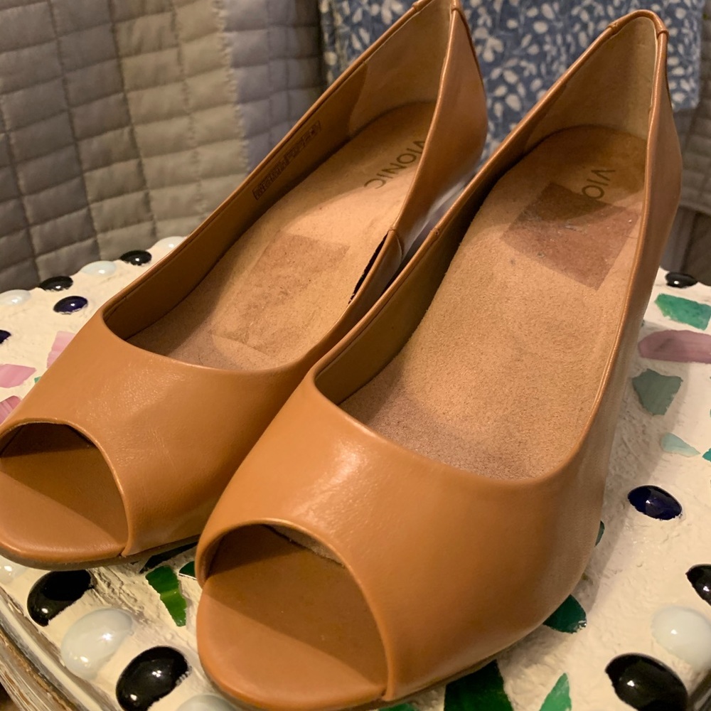 Vionic peep toes